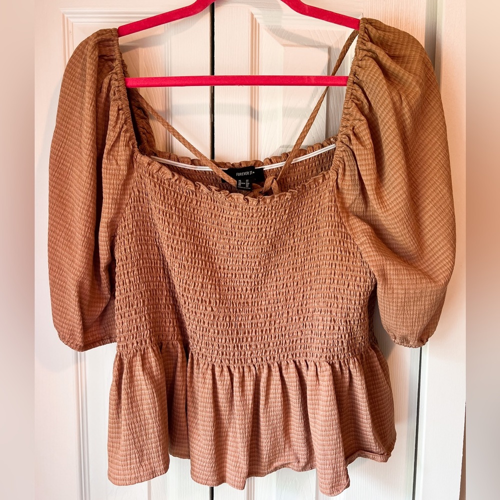 CAMEL BLOUSE
FOREVER 21 +
SIZE 2X 
WORN ONCE, LIKE NEW CONDITION